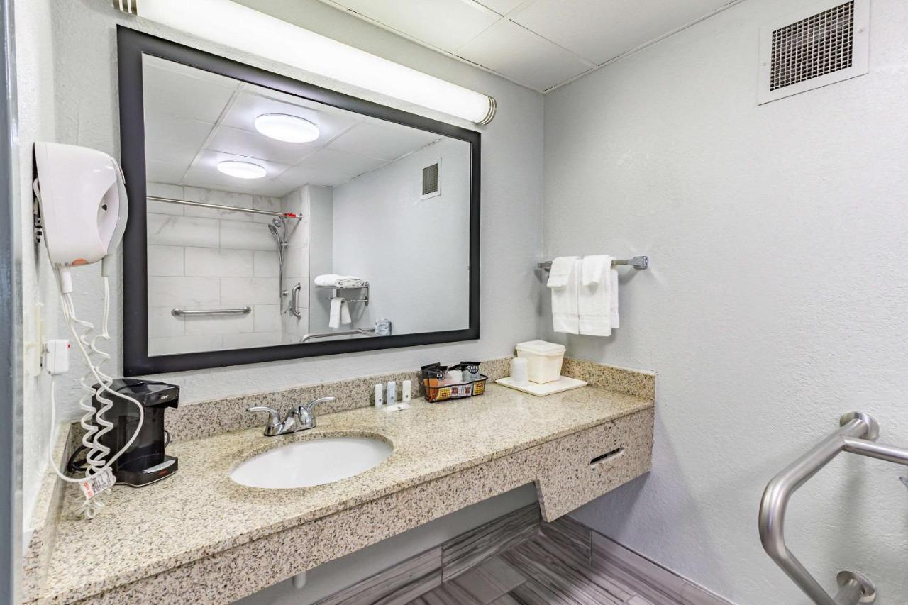 Quality Inn Goodlettsville